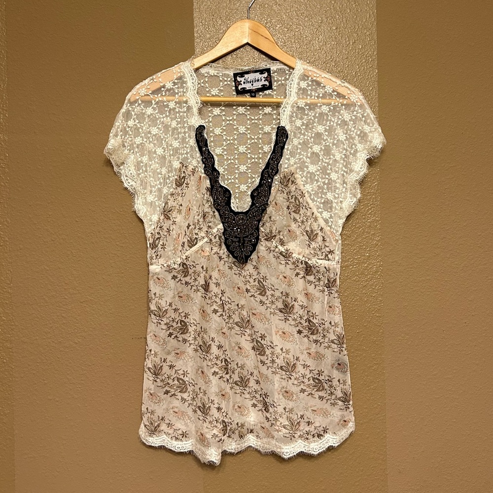 Meghan Los Angeles Lace Boho Beaded Deep V Neck Top Size 10